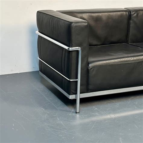 Le Corbusier - Mid-Century Modern LC2 Sofa by Le Corbusier, Black Leather, Two Seater, Perriand