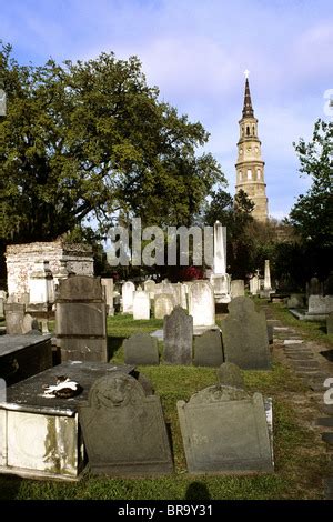 St. Philip's Episcopal Church Cemetery, Charleston, SC, USA Stock Photo - Alamy