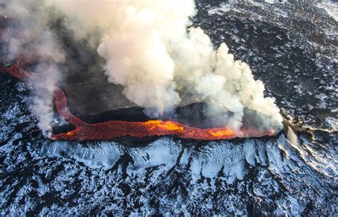 La Furia Della Natura Vulcani In Islanda