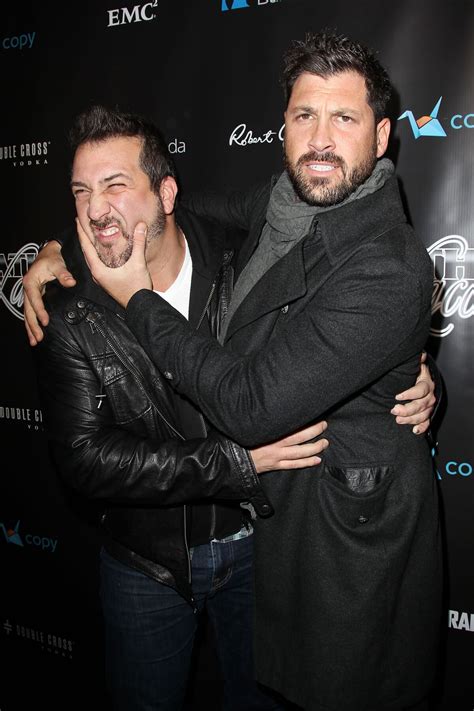 Vidéo Joey Fatone Et Maksim Chmerkovskiy Assistent La Soirée Leather