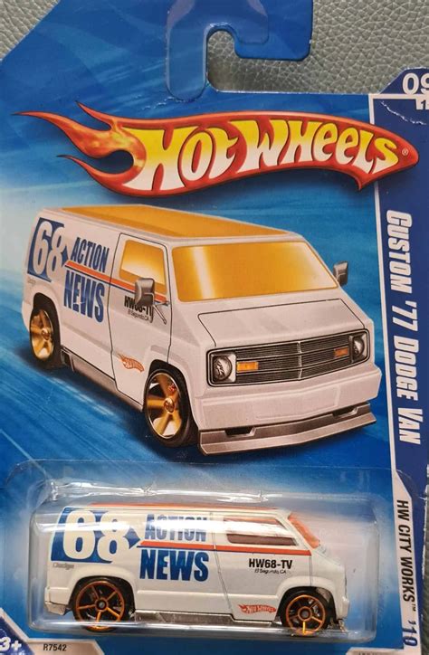 Embalagem Danificada Hot Wheels City Works Custom 77 Dodge Van Universo Hot Wheels