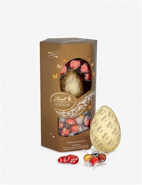 Lindt Assorted Lindor Truffles Milk Chocolate Easter Egg 355g