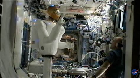 Robonaut 2 Says “hello World” In American Sign Language From The Iss Nasa Watch