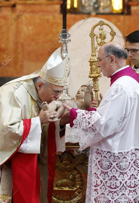 Misa De Navidad En La Mezquita Catedral Oficiada Por El Obispo De