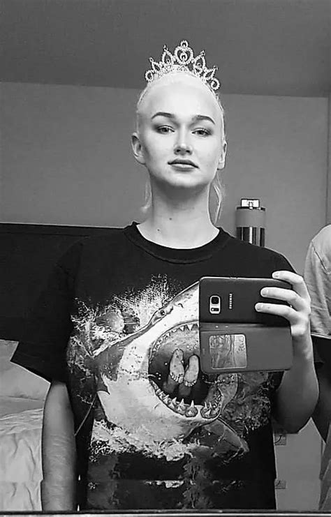 We Re Gonna Need A Bigger Shirt Non Nude Photo Comparison Scrolller