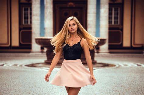 Hintergrundbilder Frau blond Porträt Halskette Kleid Brünette