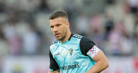 Lukas Podolski Nie Wytrzyma Skandaliczne Zachowanie Gwiazdy Wszystko