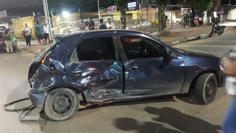 Motorista Embriagado Ultrapassa Sinal Vermelho E Bate Em Outro Ve Culo