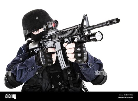 Swat Team Officer Fotos Und Bildmaterial In Hoher Auflösung Alamy