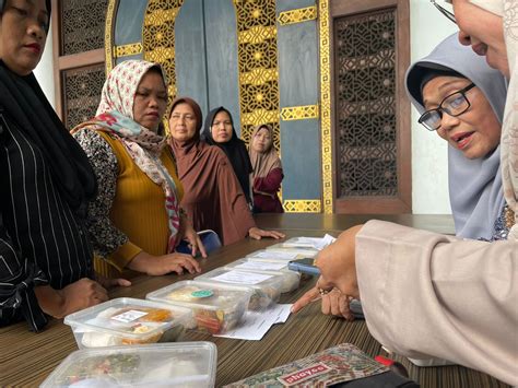 Masjid Al Akbar Siapkan Ribuan Porsi Makanan Untuk Berbuka Puasa