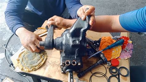 ISUZU ELF STEERING GEAR BOX REPAIR YouTube