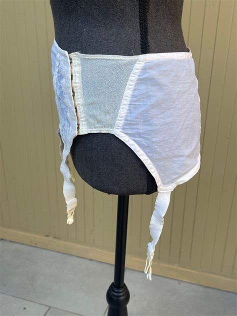 S Garter Belt Vintage Lingerie Girdle Suspender Be Gem