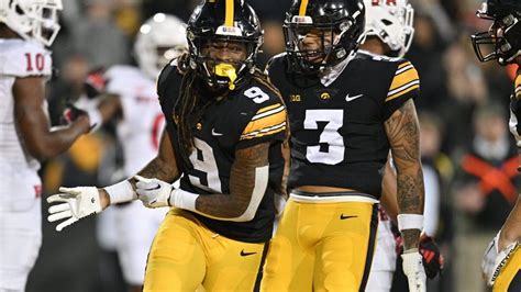 No 16 Iowa In Big Ten Title Game If Hawkeyes Beat Illinois