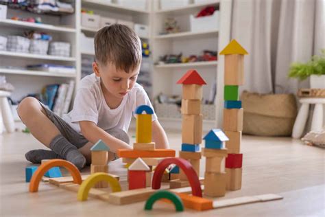 The 6 Best Montessori Toys for 4-year-olds – Moms Who Think