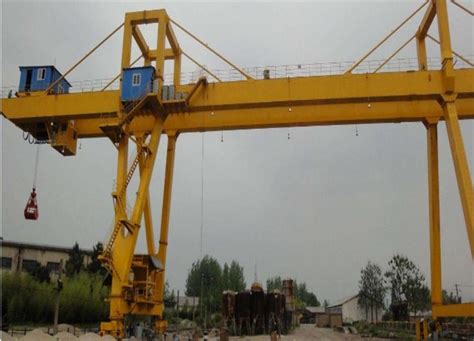 China MZ Model Double Girder Gantry Crane With Grab Manufacturers