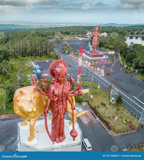 Enorme Shiva Statue in Großartigem Bassin Tempel Mauritius Ganga Talao