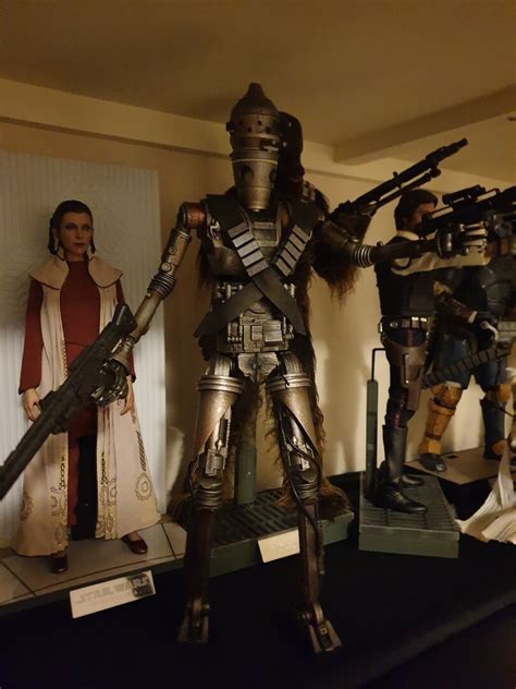 1 6 Hot Toys TMS 008 The Mandalorian Bounty Hunter Droid IG 11 Collectible Figure Page