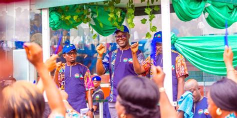 BREAKING Oyo Governor Seyi Makinde Increases Workers Salaries By