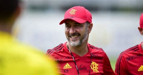 Vitor Pereira vive últimas horas como treinador do Flamengo