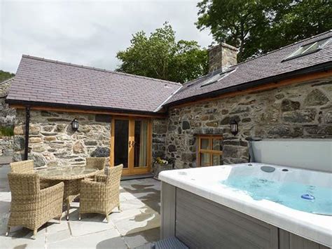 BRIWS Barn Conversion Hot Tub Parking Garden In Betws Y Coed Ref