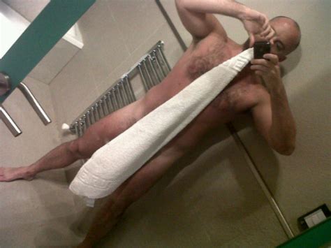 Comparti Sus Fotos Hot En Una Red Social Infobae