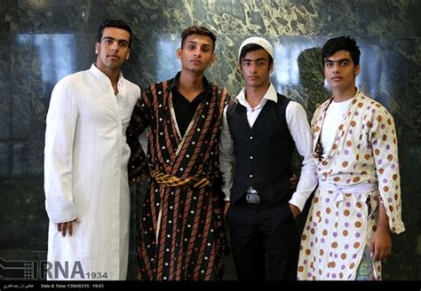 What is the traditional Persian clothing?