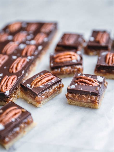 Maple Pecan Caramel Squares Logan Petit Lot