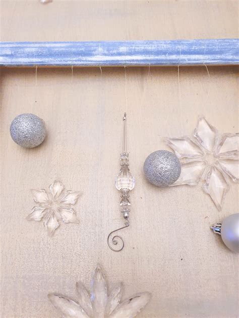 DIY de Craciun: rama cu funda si globuri | GabiRalea.ro | DIY & Living