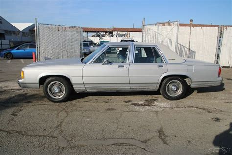 Ford Ltd Crown Victoria Lx Sedan Automatic Cylinder No Reserve