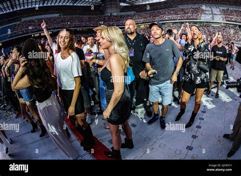 Milano Italia Giugno Il Cantante Pop Italiano Cesare