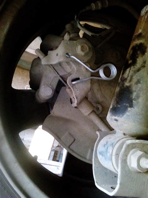 Пружины на суппорта! — Peugeot 307, 1,6 л, 2003 года | своими руками ...