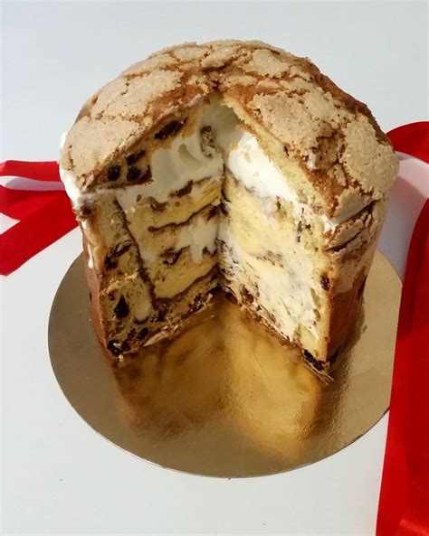 Panettone Farcito Con Gelato E Cioccolato Fondente