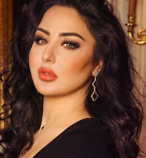 Suhair Al Qaisi Iraqi News Anchor Arab Beauty Beauty Female Portrait