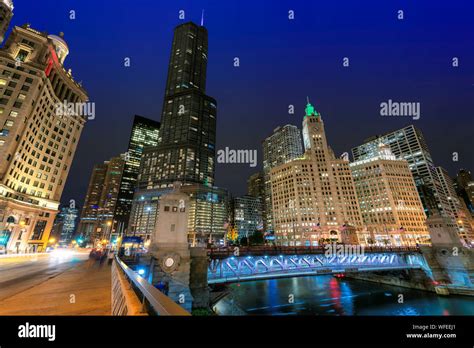 Chicago Cityscape Night Hi Res Stock Photography And Images Alamy