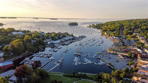 Camden Maine Accommodations Camden Me Hotel The Quarters At Lyman Morse