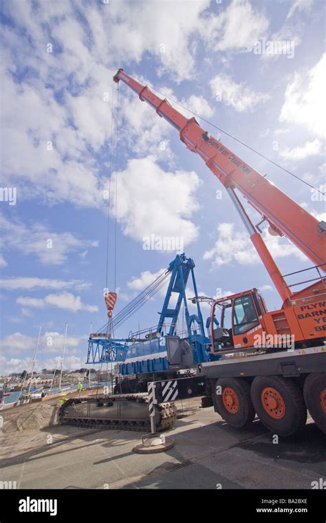 Large Crane Hi Res Stock Photography And Images Alamy