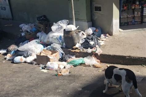 Esquina Vira Ponto Irregular De Descarte De Lixo