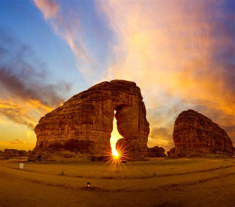 The Spectacular Elephant Rock Al Ula In Alula Welcome Saudi