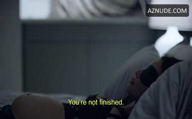 Portia Doubleday Frankie Shaw Lesbian Scene In Mr Robot AZNude