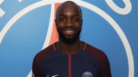 Lassana Diarra makes dream move to Paris St-Germain on 18-month deal | CelebNest