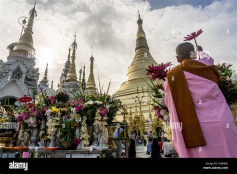 Shwedagon Pagoda Officially Named Shwedagon Zedi Daw And Also Known