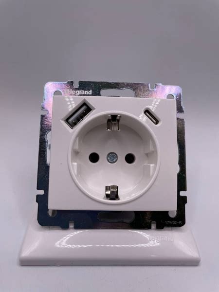 LEGRAND VALENA розетка USB TYPE C белая 774288 - купить по низкой цене ...