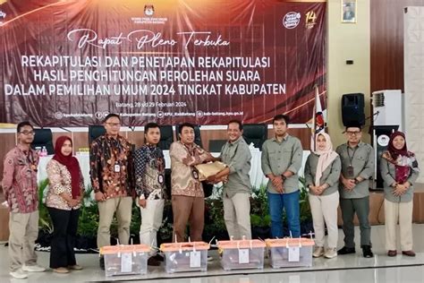 Hasil Rapat Pleno Rekapitulasi Pemilu 2024 Di Batang Kpu Temukan