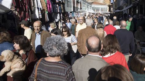 El Puente Festivo Y La Resaca De Los Premios Abarrotan El Antiguo La