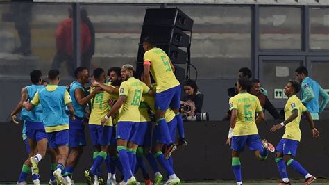 Brasil Vence O Peru Por X Em Um Jogo De Baixa Qualidade Youtube