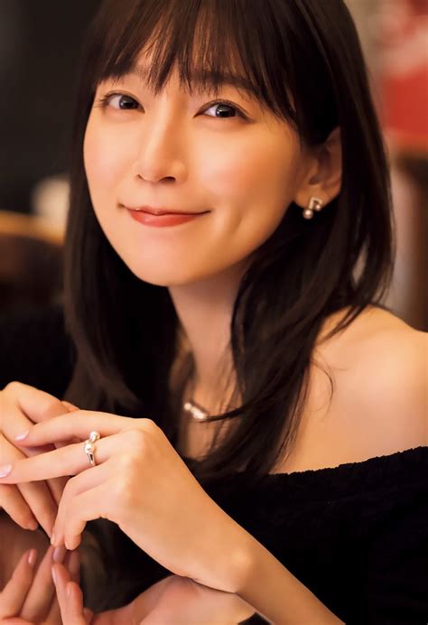 無理やりこじ開けるんです女優吉岡里帆が自由自在に豹変できる理由とは 美人 ヘア 女性 美人 顔