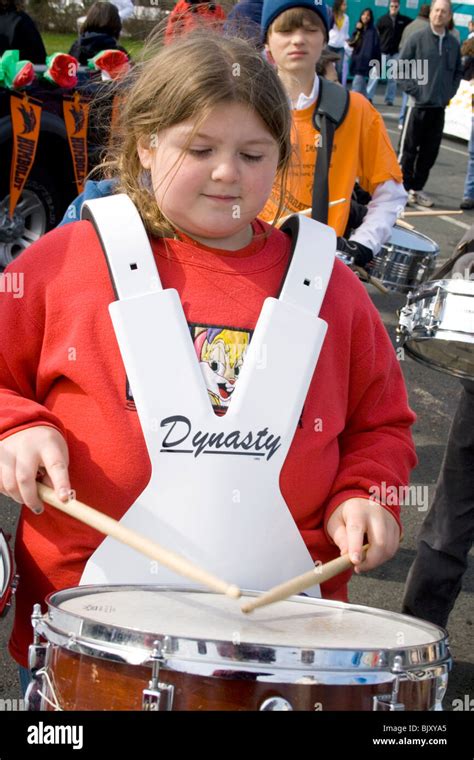 Children beating drums hi-res stock photography and images - Alamy