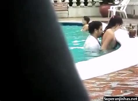 Trepando O Namorado Na Piscina Do Condominio Cnn Amador