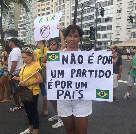 EGO Famosos apoiam ato anti Dilma notícias de Famosos