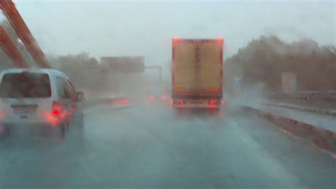 5 Tips for Driving in Heavy Rain - AutoSlash